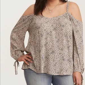 TORRID FLORAL PRINT CREPE COLD SHOULDER TOP